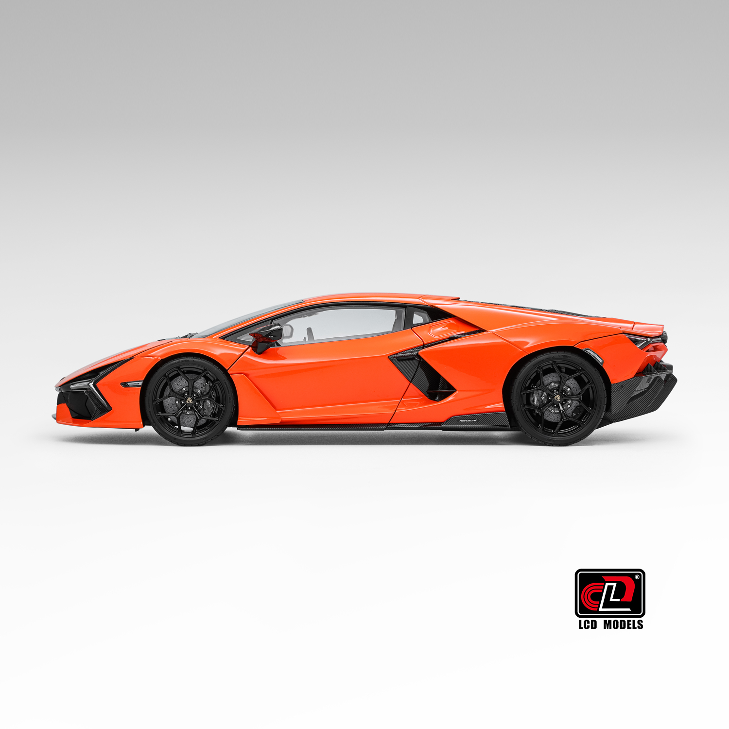Lamborghini Revuelto orange 1:18 LCD Model
