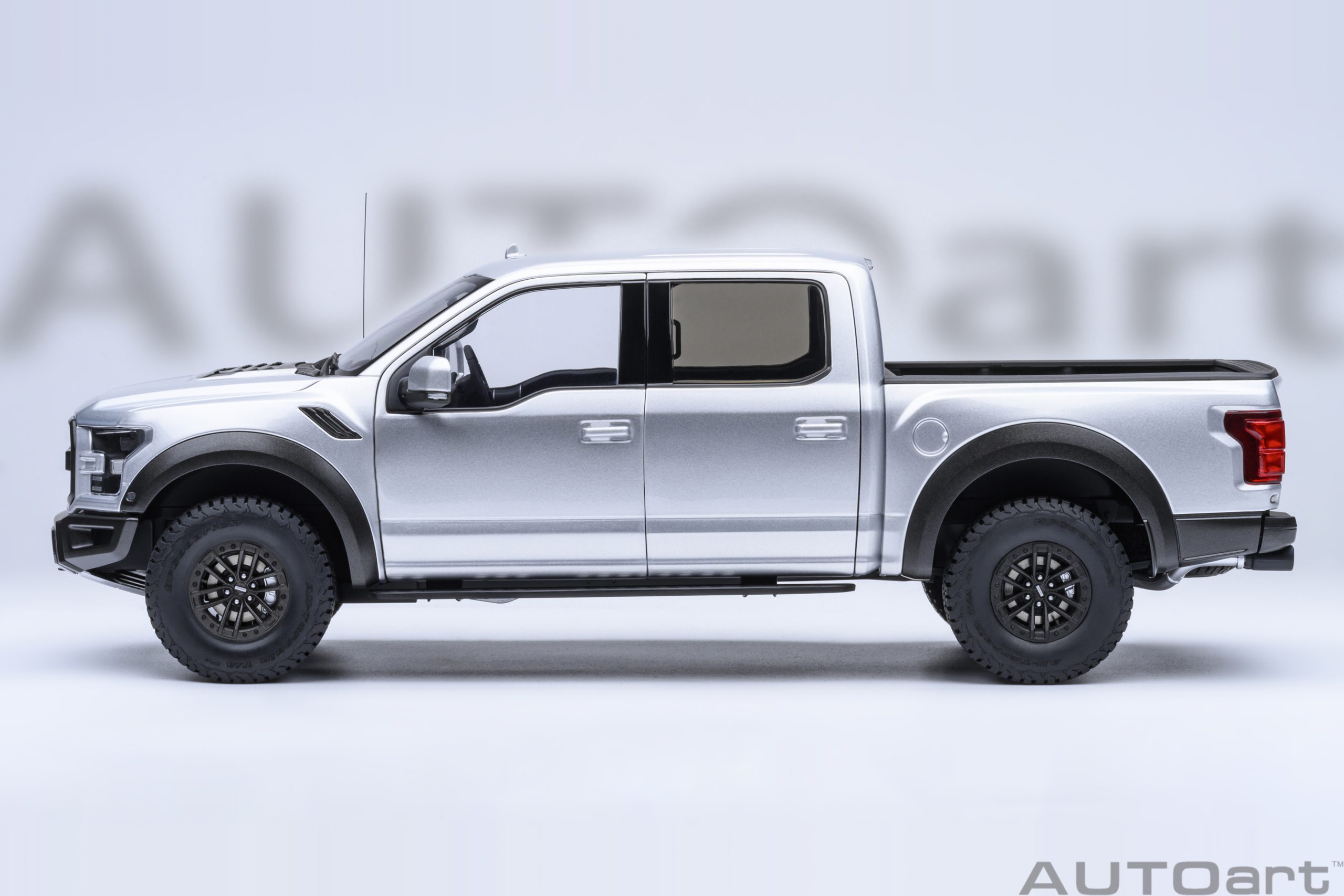 Ford F-150 Raptor Supercrew 2019 ingot silver 1:18 AUTOart