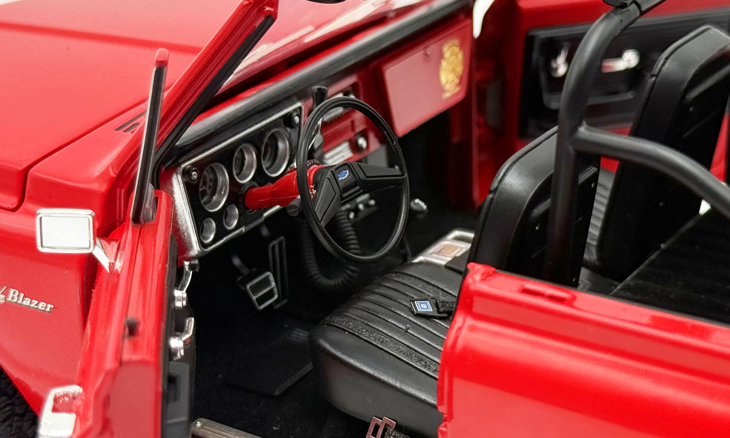 Chevrolet Blazer K/5 *The Chief* 1972 red 1:18 Acme Diecast