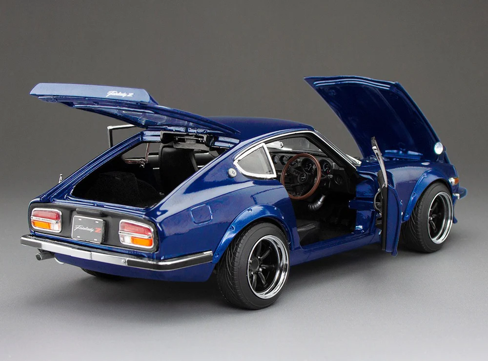 Datsun Fairlady Z S30 RHD 1970 dark blue 1:18 Sun Star