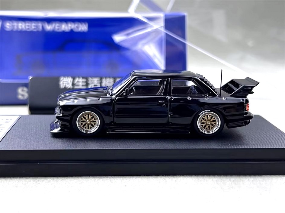 BMW E30 black 1:64 Street Weapon