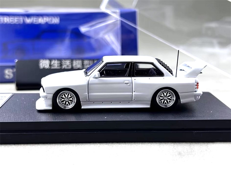 BMW E30 white 1:64 Street Weapon