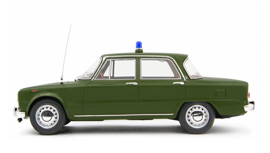 Alfa Romeo Giulia Super 1969 *Carabinieri* green 1:18 Laudoracing Model