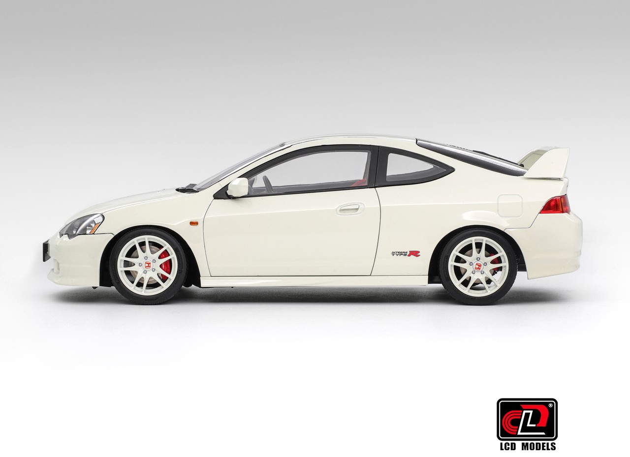 Honda Integra Type R DC5 white 1:18 LCD Model