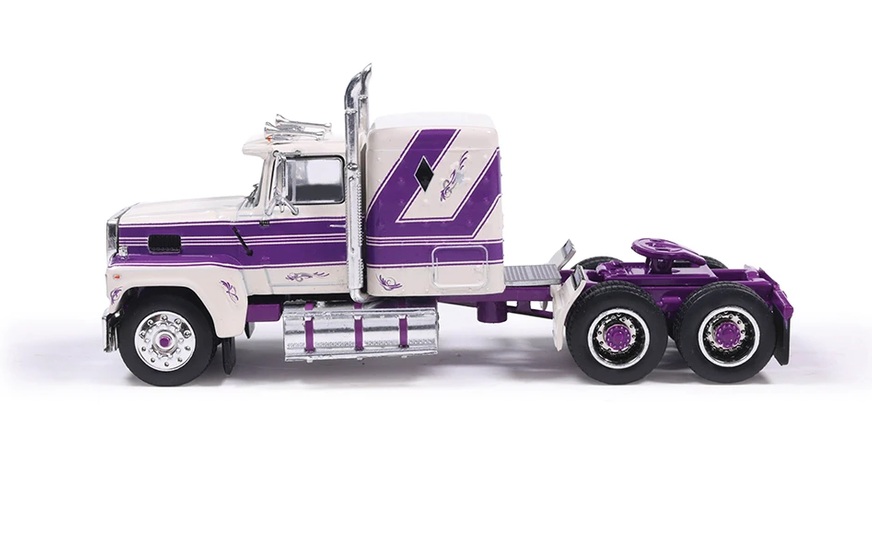 Ford LTL-9000 1978 purple/cream 1:64 Ixo America