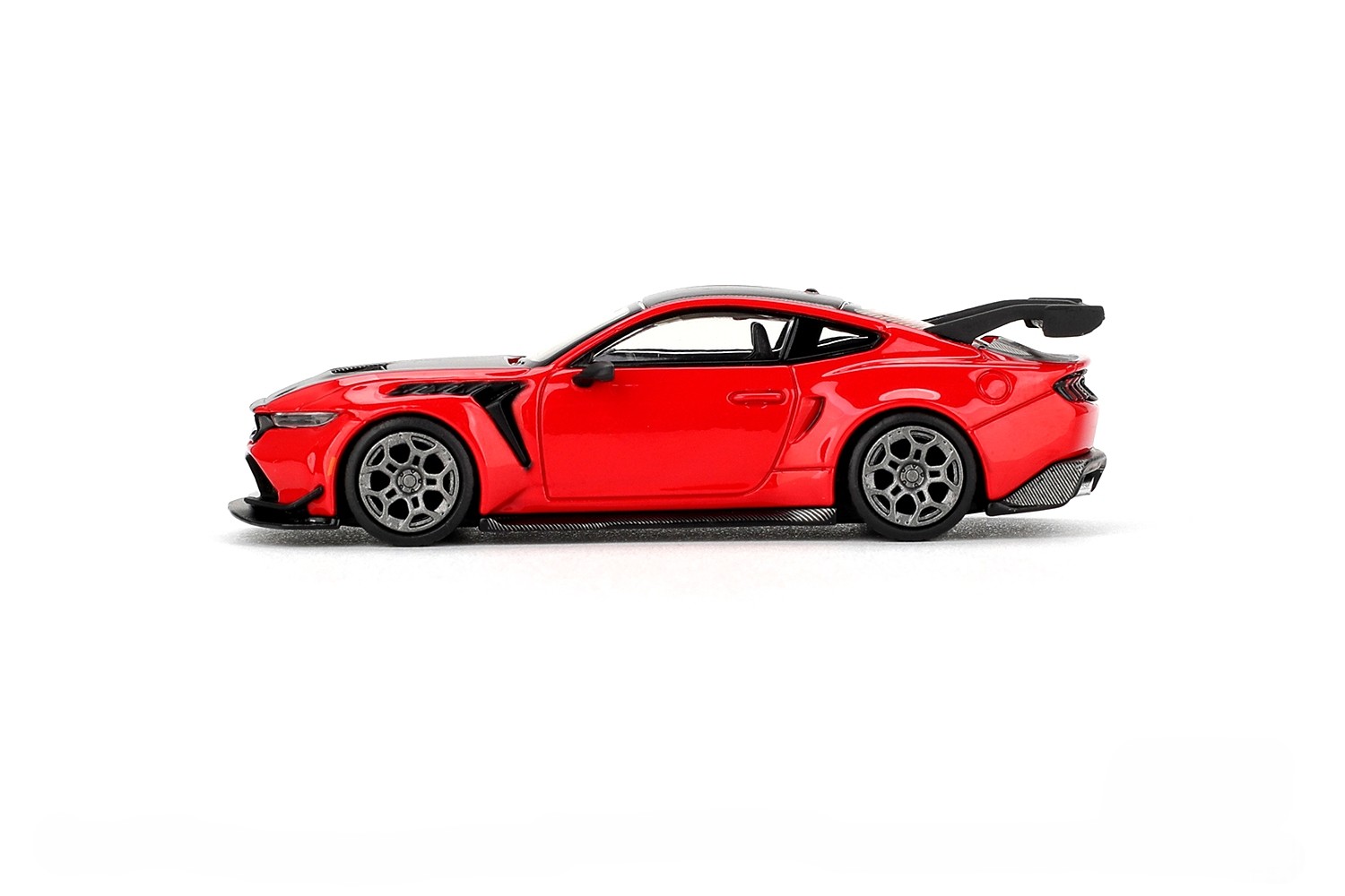 Ford Mustang GTD 2025 race red 1:64 Mini GT
