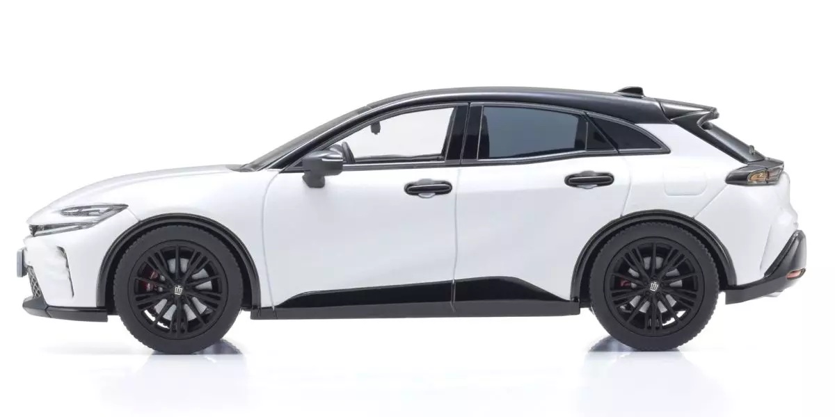 Toyota Crown Sport RS 2025 white 1:43 Kyosho