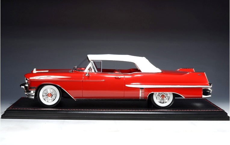 Cadillac Series 62 Cabriolet Closed 1957 red/white 1:18 Stamp Models