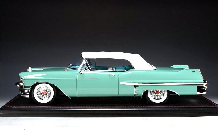 Cadillac Series 62 Cabriolet Closed 1957 light green/white 1:18 Stamp Models