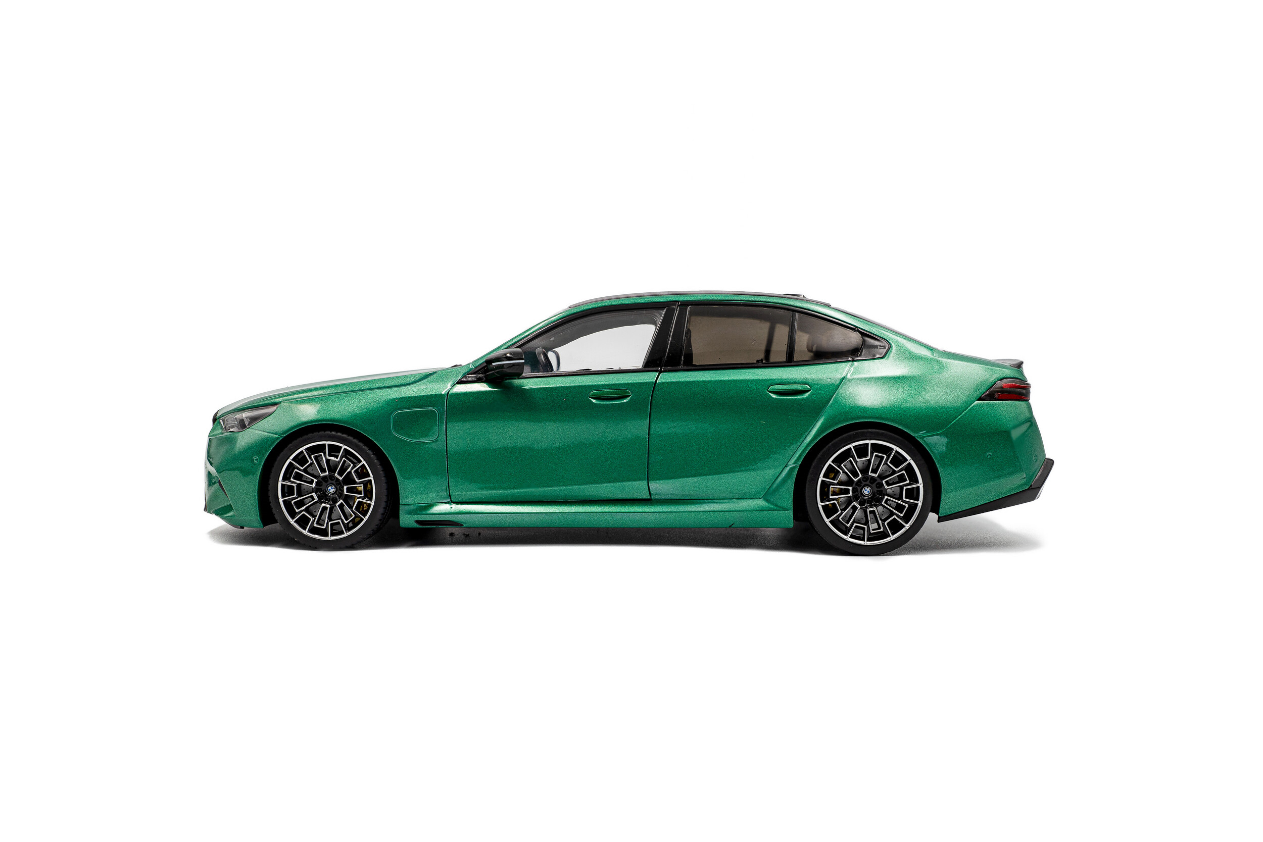 BMW M5 M 2025 isle of man green metallic 1:18 Solido