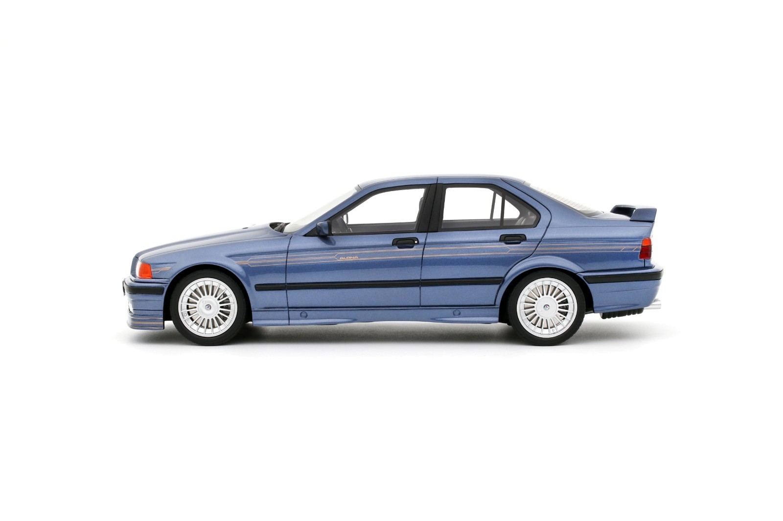 BMW Alpina B6 2.8 1992 Alpina blue metallic 1:18 OttOmobile