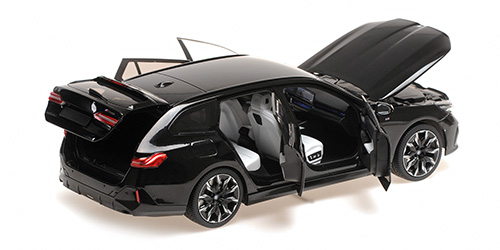 BMW i5 M60 Touring 2024 black metallic 1:18 Minichamps 