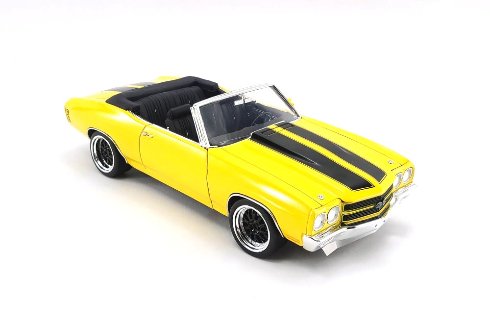 Chevrolet Chevelle SS Convertible Restomod 1970 bright red/gunmetal stripes 1:18 Acme Diecast