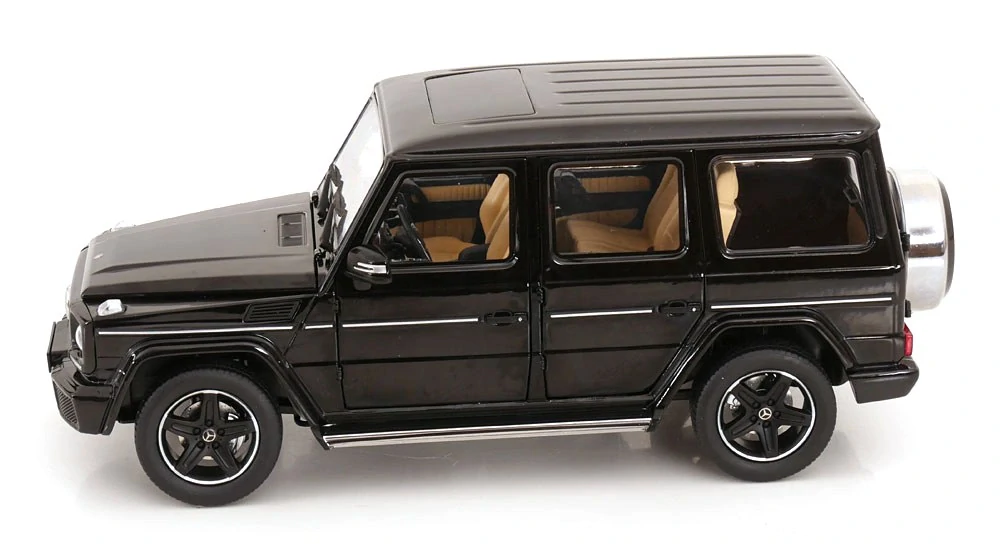 Mercedes-Benz G-Class W463 Designo black 1:18 iScale