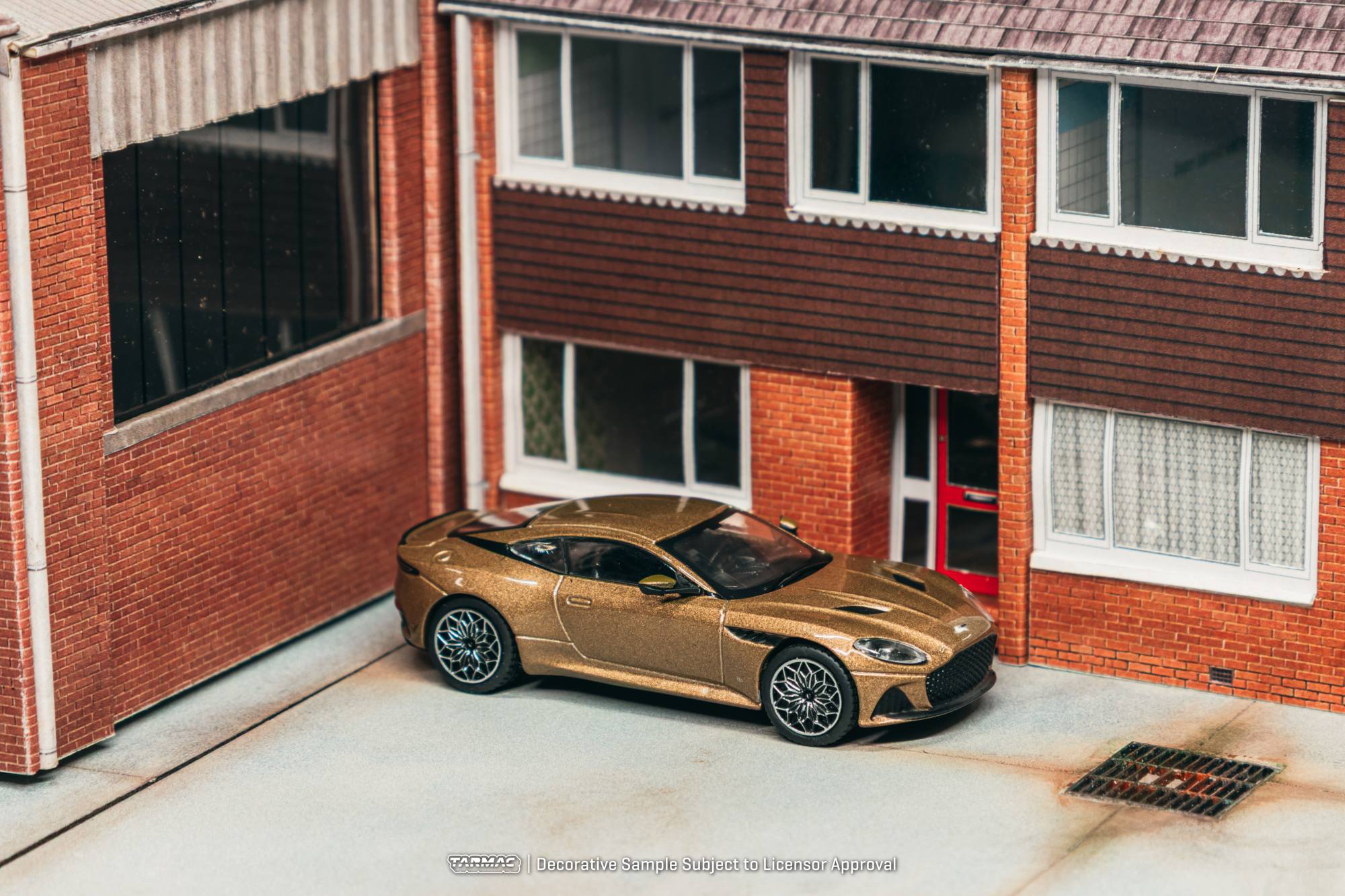 Aston Martin DBS Superleggera 2025 brown metallic 1:64 Tarmac
