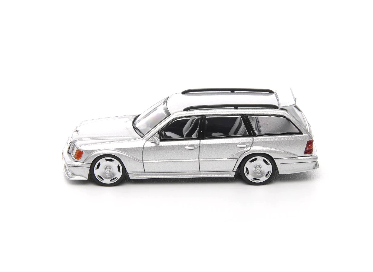 Mercedes-Benz S124 T MODEll Evo 2 argent 1:64 Mortal Model