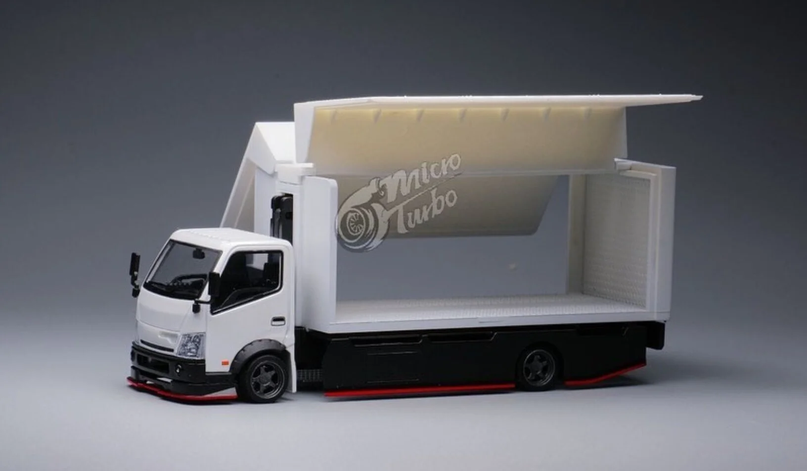 Custom Wing Truck white 1:64 Microturbo
