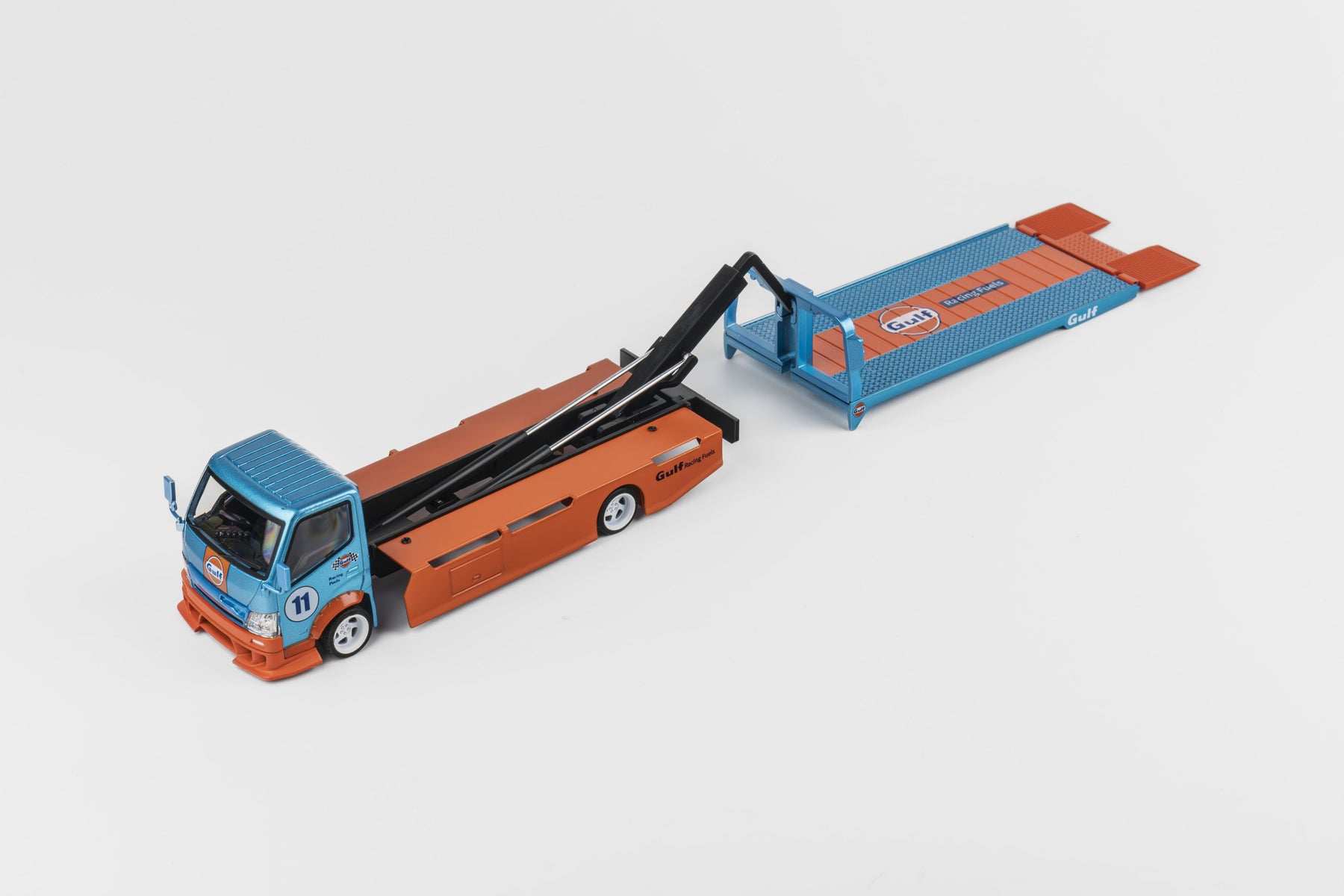 Custom Tow Truck *Gulf* blue/orange 1:64 Microturbo