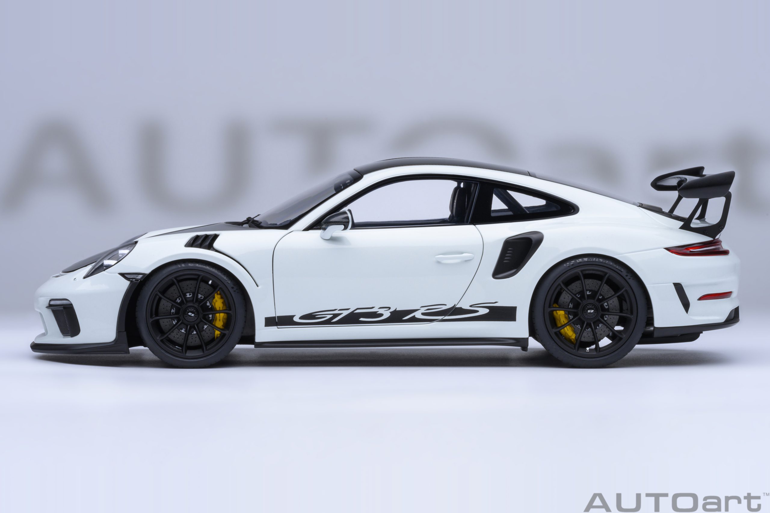 Porsche 911 GT3RS 2017 Weissach Package white 1:18 AUTOart