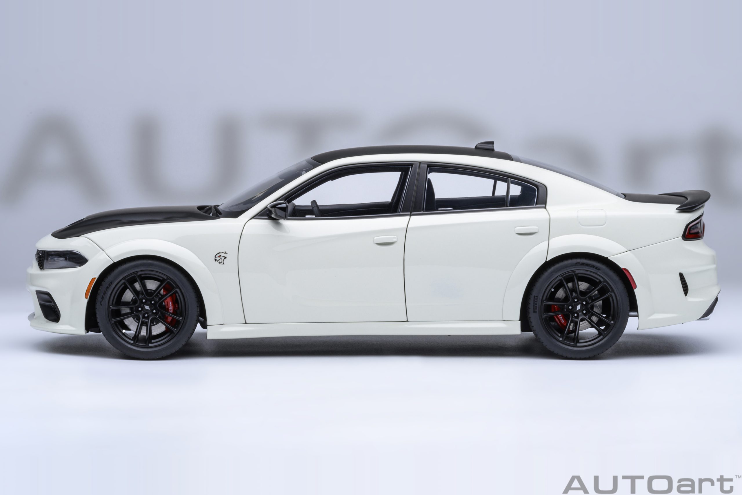 Dodge Charger SRT Hellcat Redeye Jailbreak Coupe 2023 knuckle white 1:18 AUTOart
