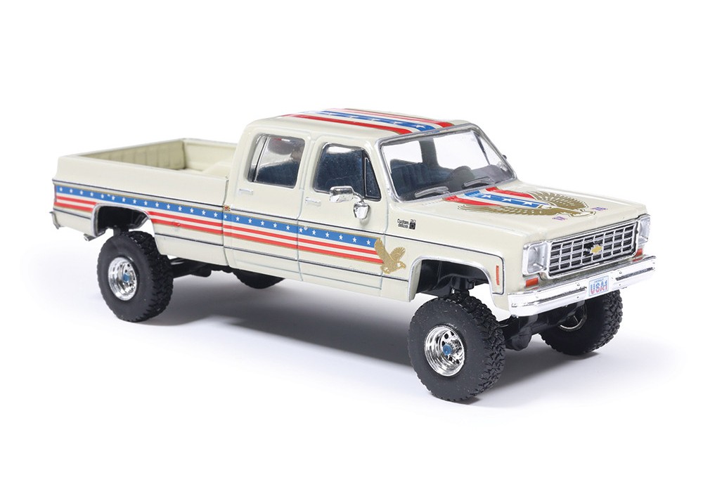 Chevrolet Custom Deluxe K30 Fleetside 1976 *July 4th Exclusive* 1:64 Ixo America