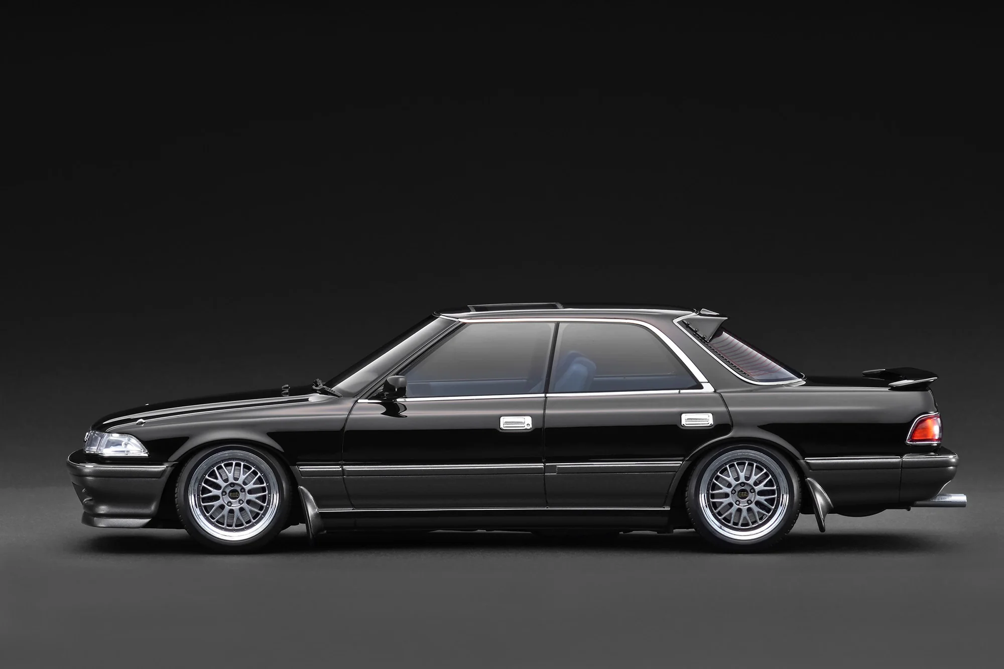 Toyota Mark II 2.5 GT Twin Turbo GX81 black/gun metallic 1:18 Ignition Model