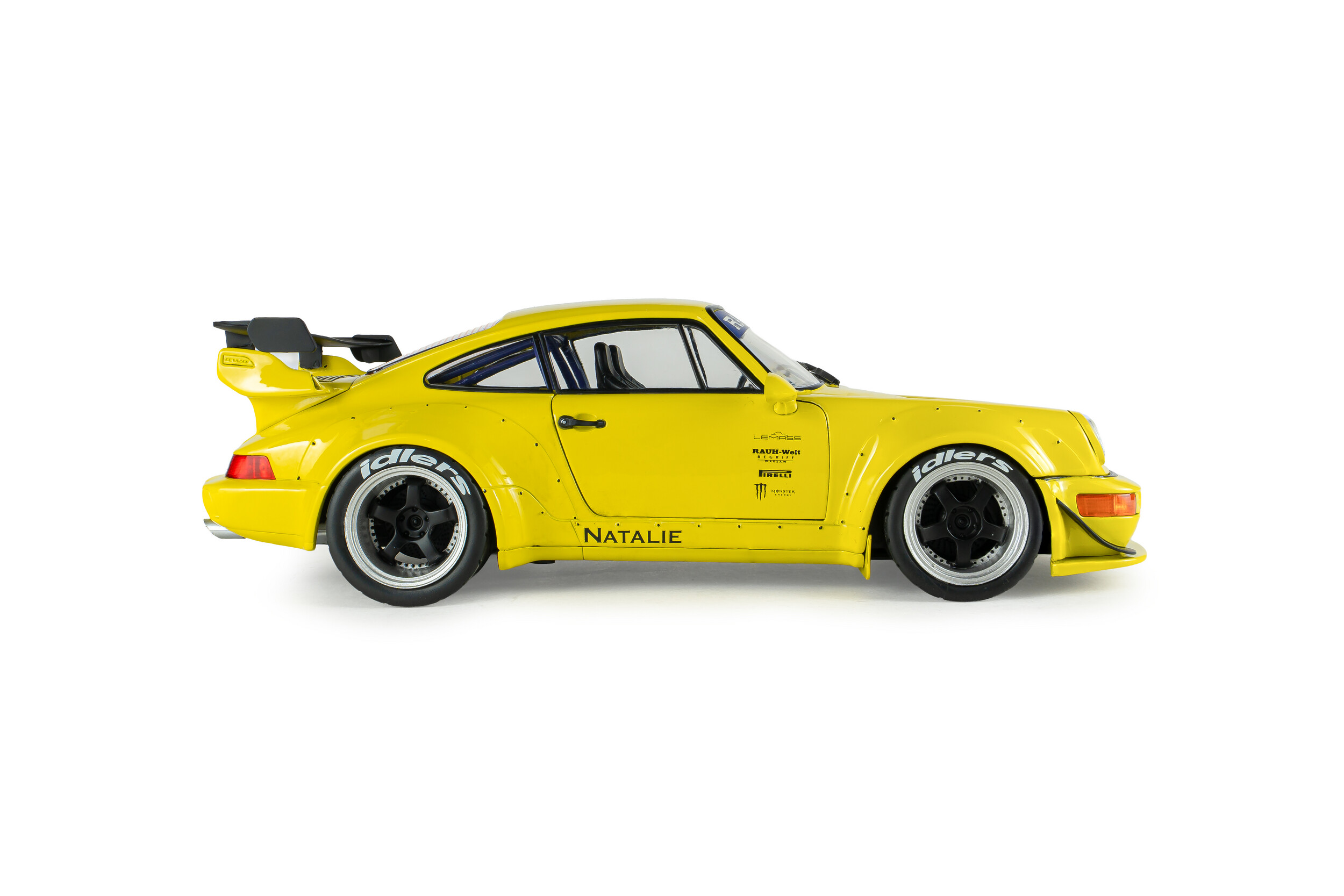 RWB Bodykit Natali 2023 yellow 1:18 Solido