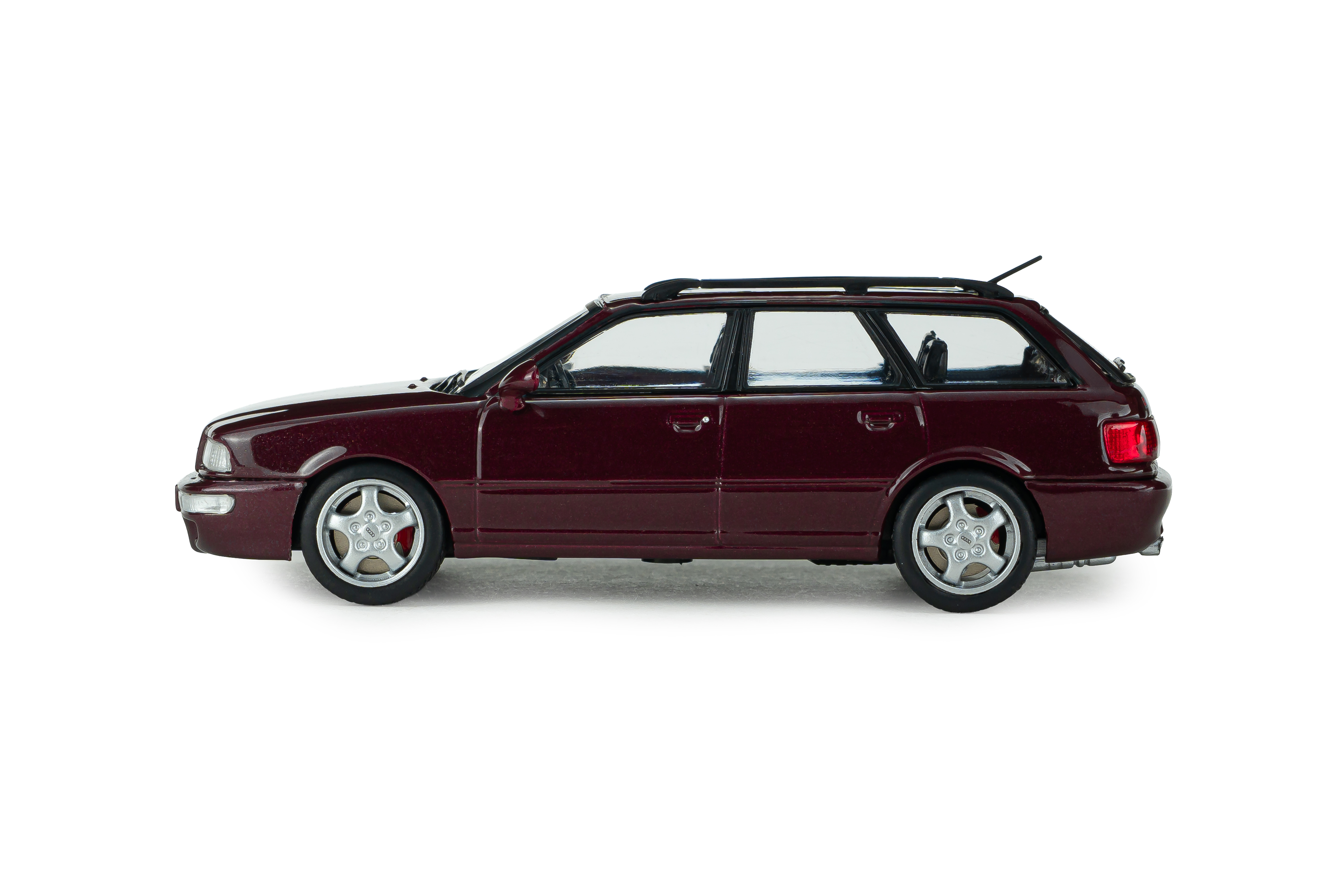 Audi Avant RS2 1995 ruby red 1:43 Solido