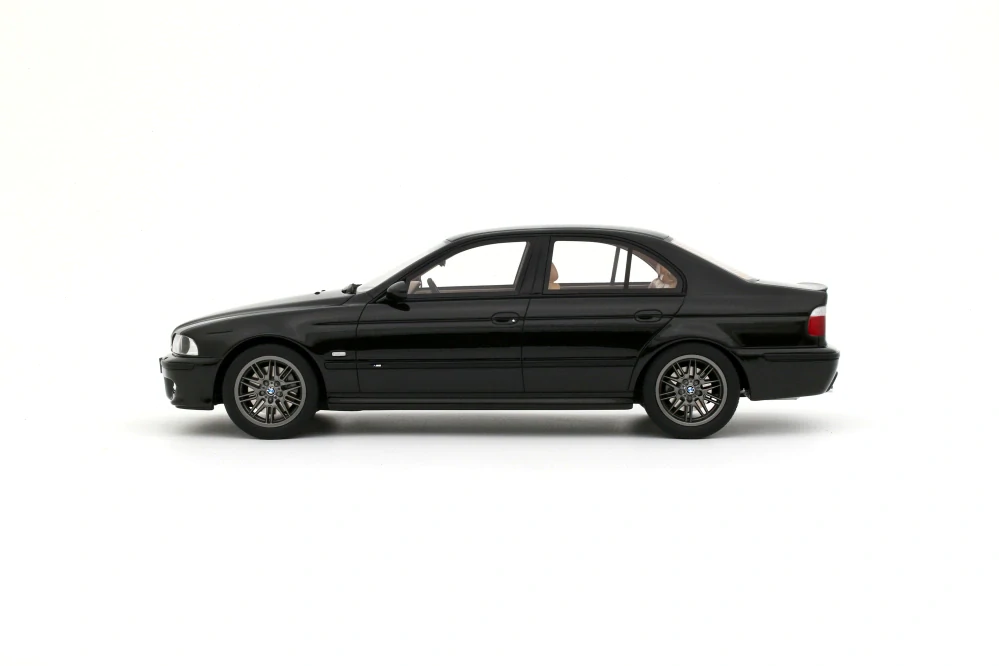 BMW E39 M5 2000 Black saphire metallic 1:18 OttOmobile