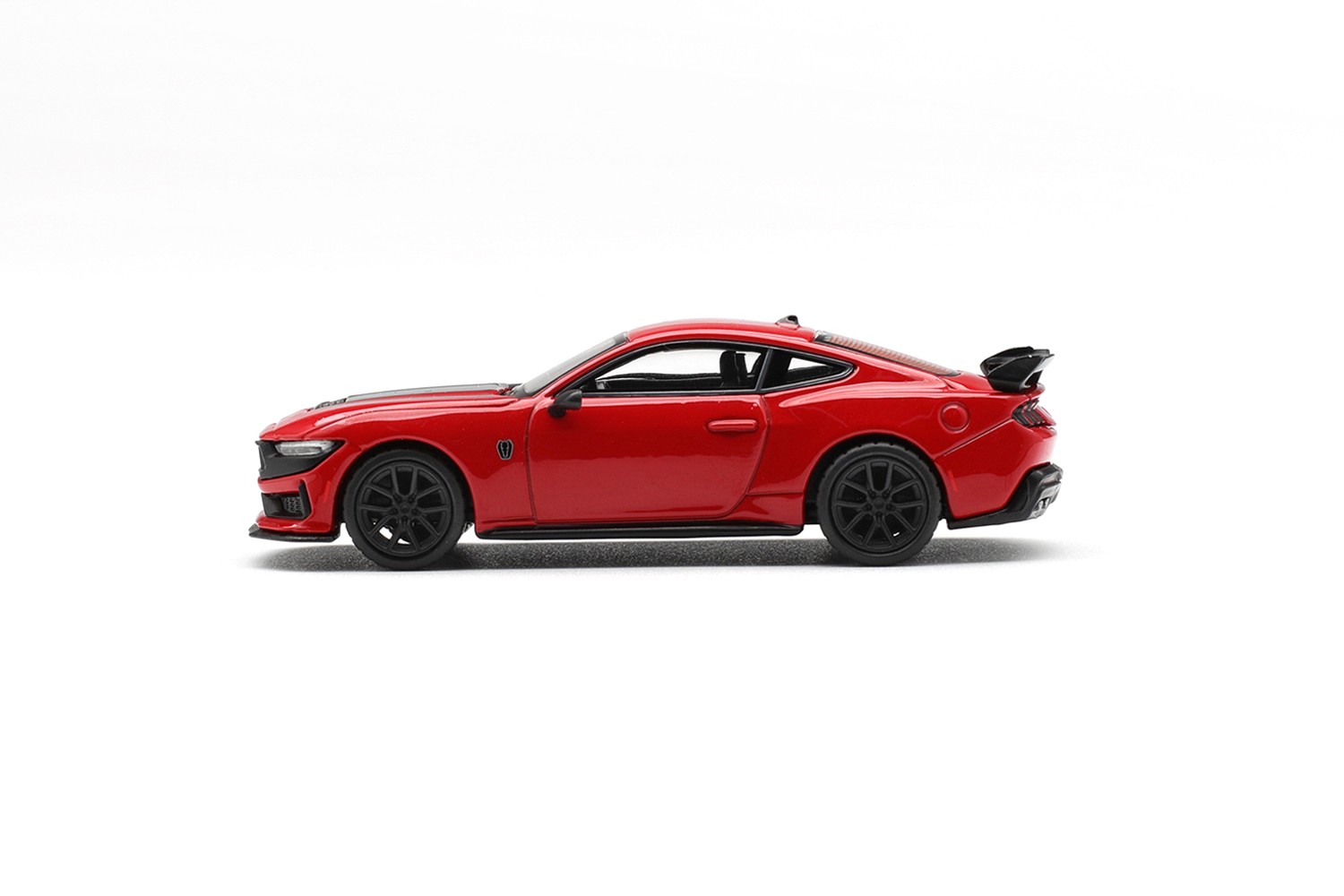 Ford Mustang Dark Horse 2025 race red 1:64 Mini GT