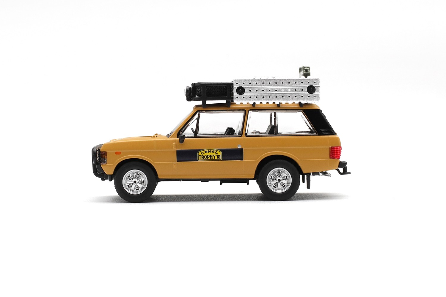 Land Rover Range Rover K.Stoppa/A.Valldorf Camel Trophy Sumatra 1981 *Blister Packaging* 1:64 Mini GT