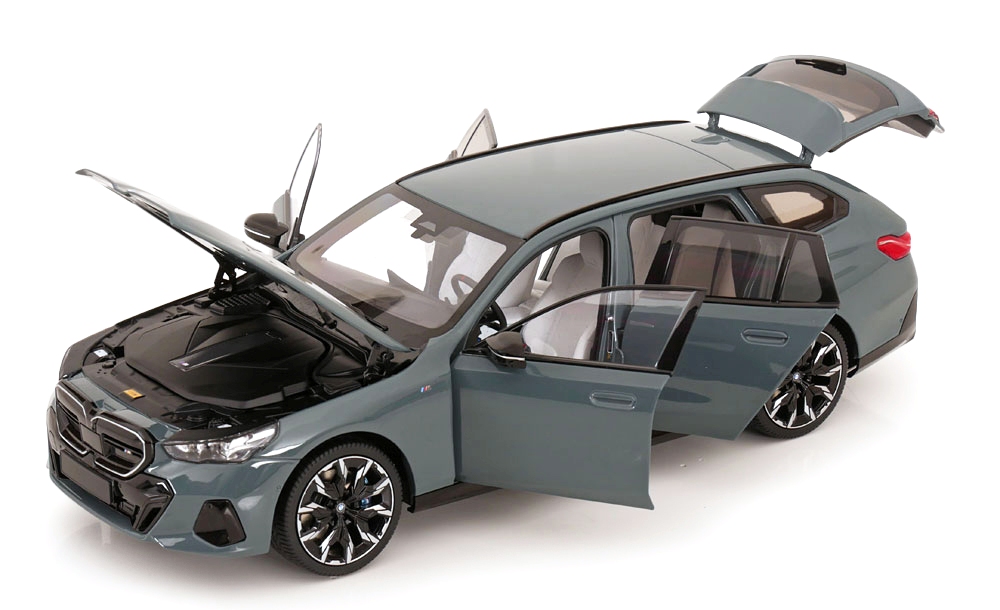 BMW i5 M60 Touring 2024 green metallic 1:18 Minichamps 