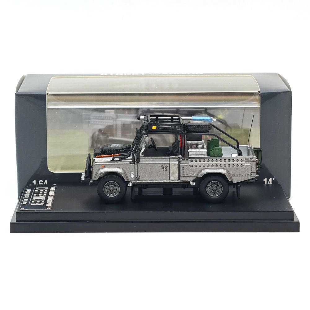 Land Rover Defender *Tomb Raider* grey 1:64 Street Weapon