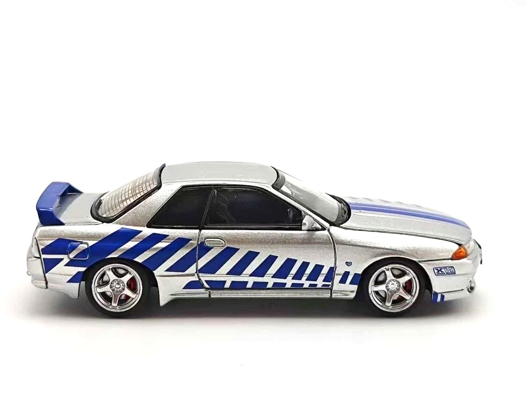 Nissan Skyline GTR-R32 Nismo S Tune *Fast & Furious* silver/blue 1:64 Focal Horizon