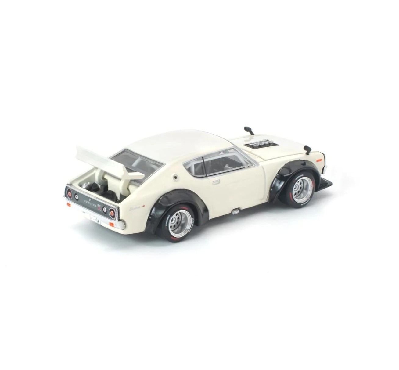 Nissan KPGC110 Kenmeri white 1:64 Pop Race