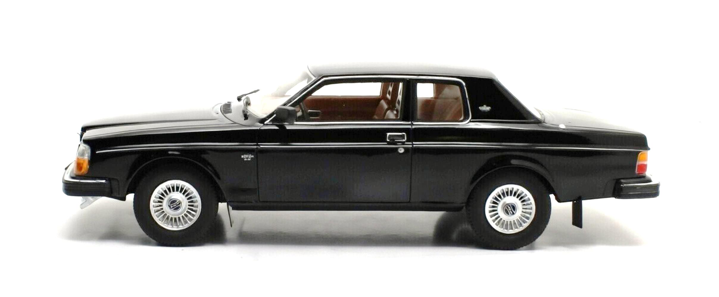 Volvo 262C Bertone 1981 black 1:18 Cult Scale Models