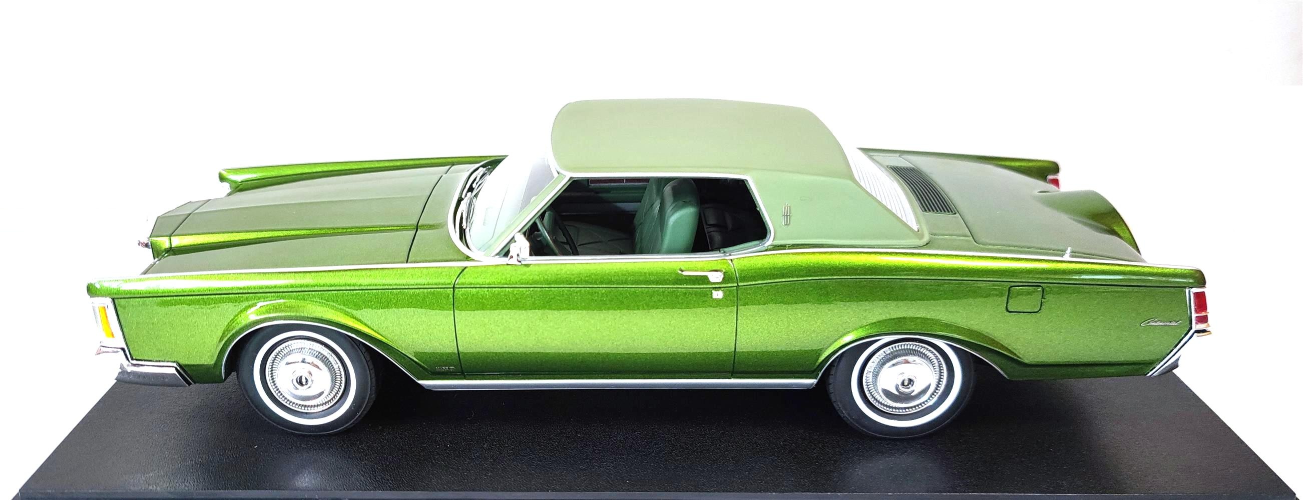 Lincoln Continental MKIII 1971 green metallic 1:18 Cult Scale Models