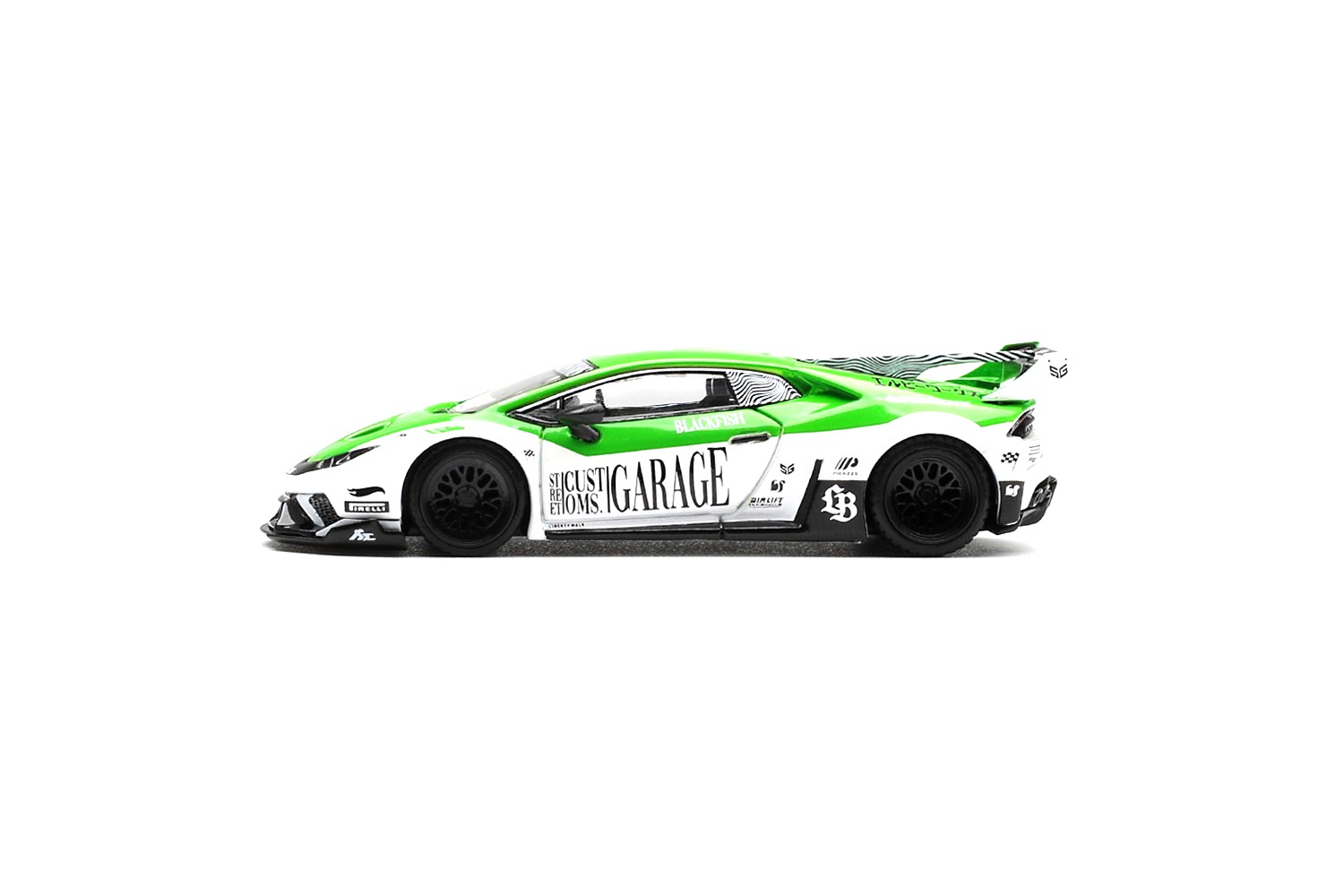 Lamborghini Huracan *LB-Works* GT Street Customs 2025 white/green 1:64 Mini GT