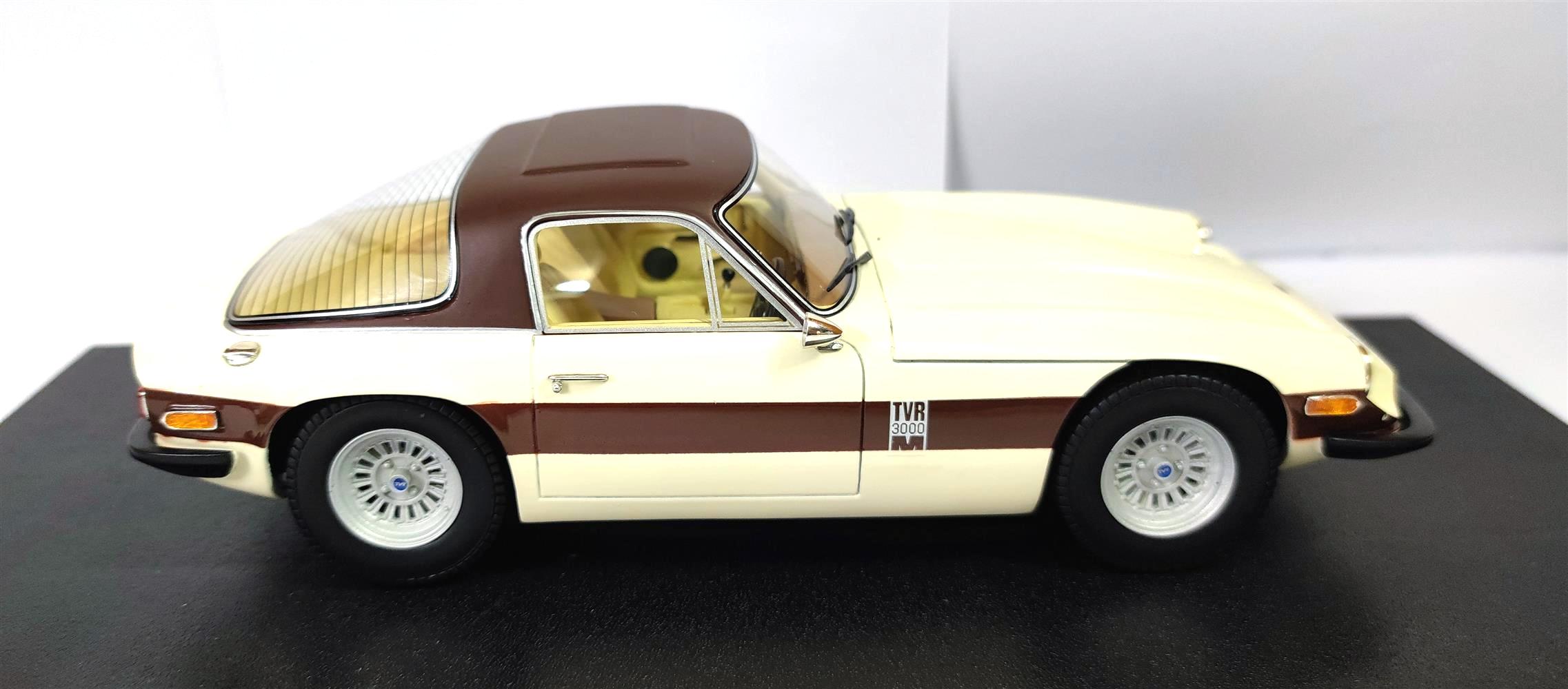 TVR 3000M 1973 cream 1:18 Cult Scale Models