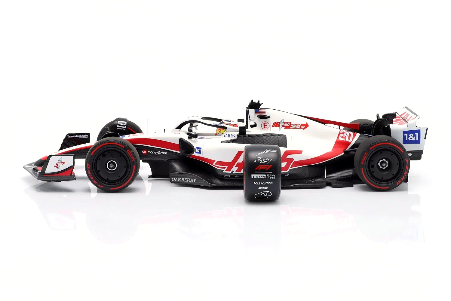 HAAS F1 Team VF-22 #20 K.Magnussen Pole Position Brazil GP 2022 1:18 Minichamps 