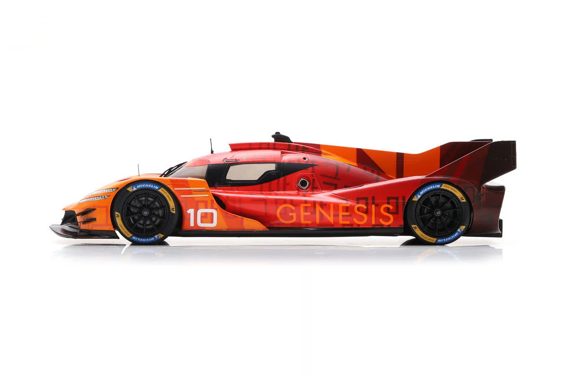Genesis GMR-001 1:18 Spark