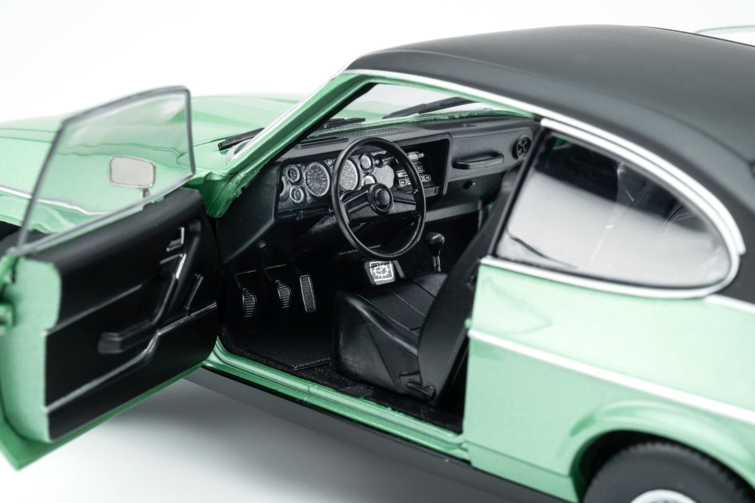 Ford Capri II Ghia 3.0 1974-1977 mediteran green/black vinyl top 1:18 Touring Modelcars