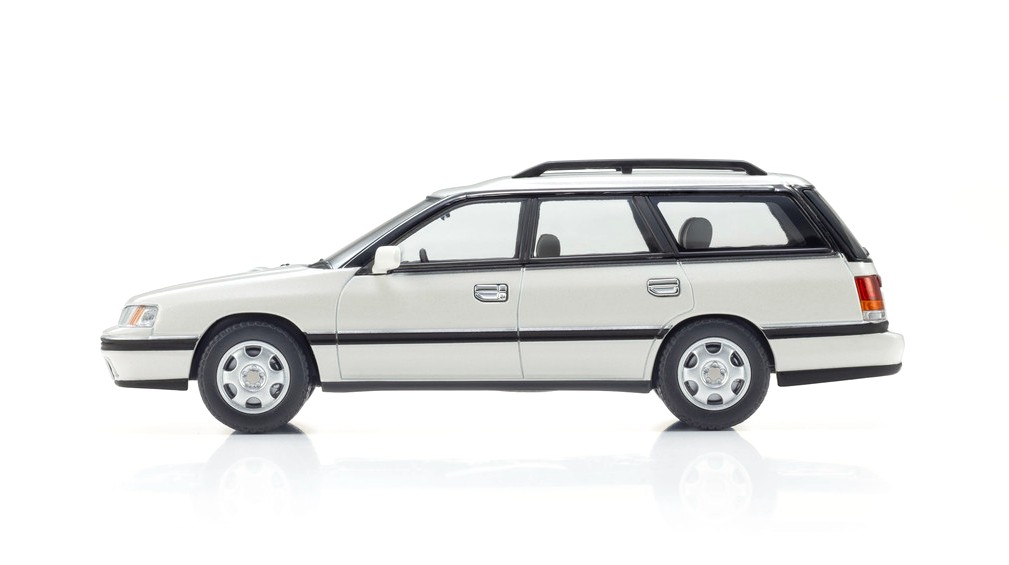 Subaru Legacy Touring Station Wagon GT 2001 pearl white metallic 1:43 Kyosho