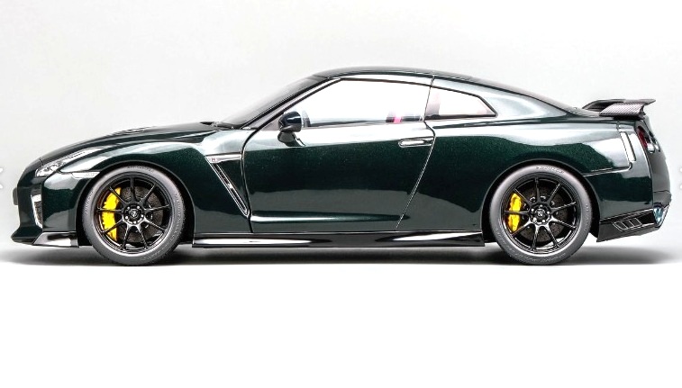 Nissan GT-R Nismo T-Spec Coupe 2022 green 1:18 Motorhelix
