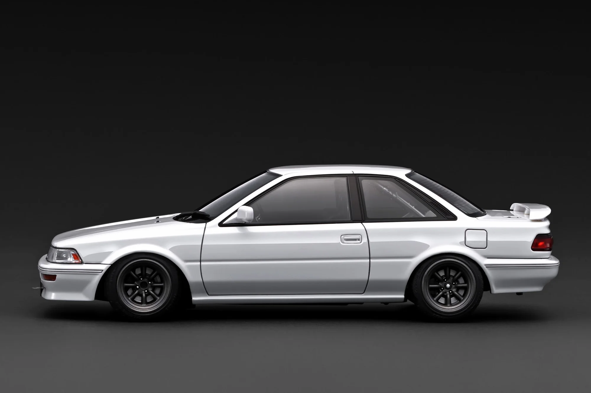 Toyota Corolla Levin GT Apex AE92 white 1:18 Ignition Model