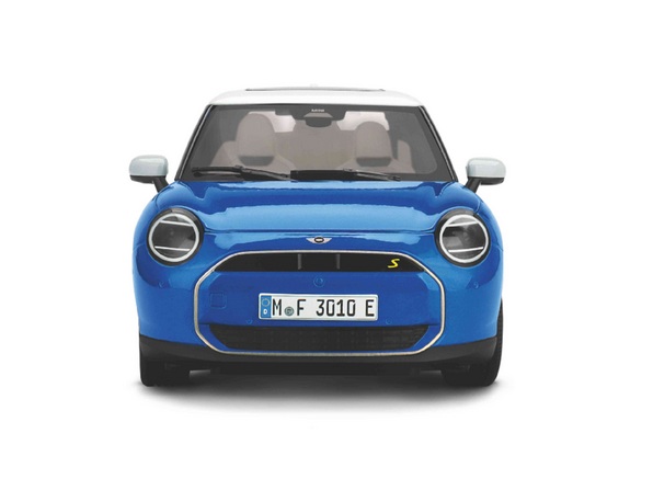 Mini Cooper SE 2023 blazing blue 1:18 Minichamps