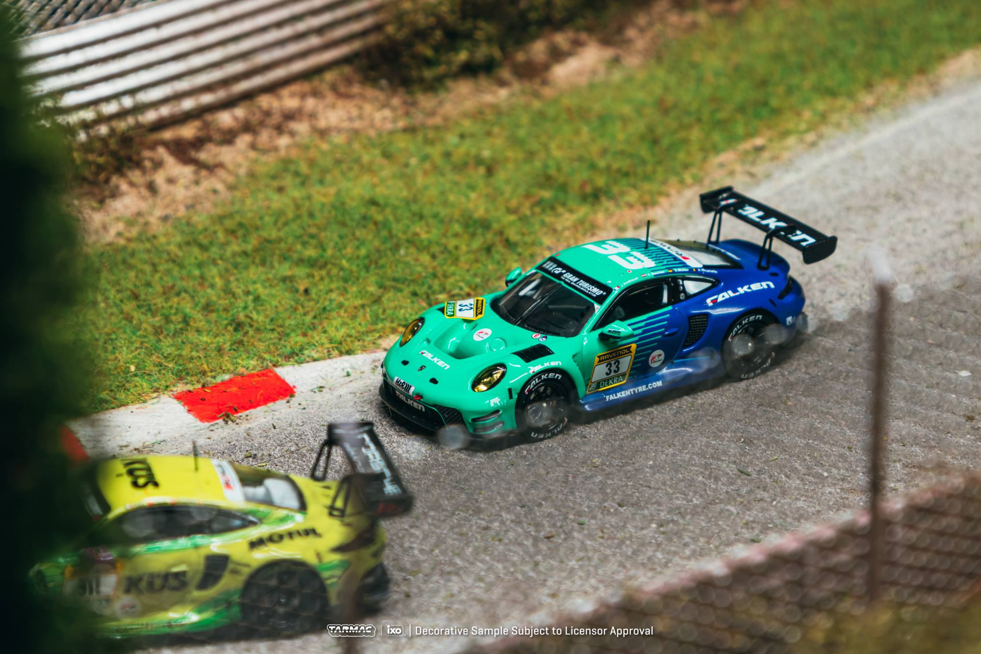 Porsche 911 (992) GT3 #33 J.Andlauer/K.Bachler/S.Müller/A.Picariello Nürburgring 24H 2024 1:64 Tarmac