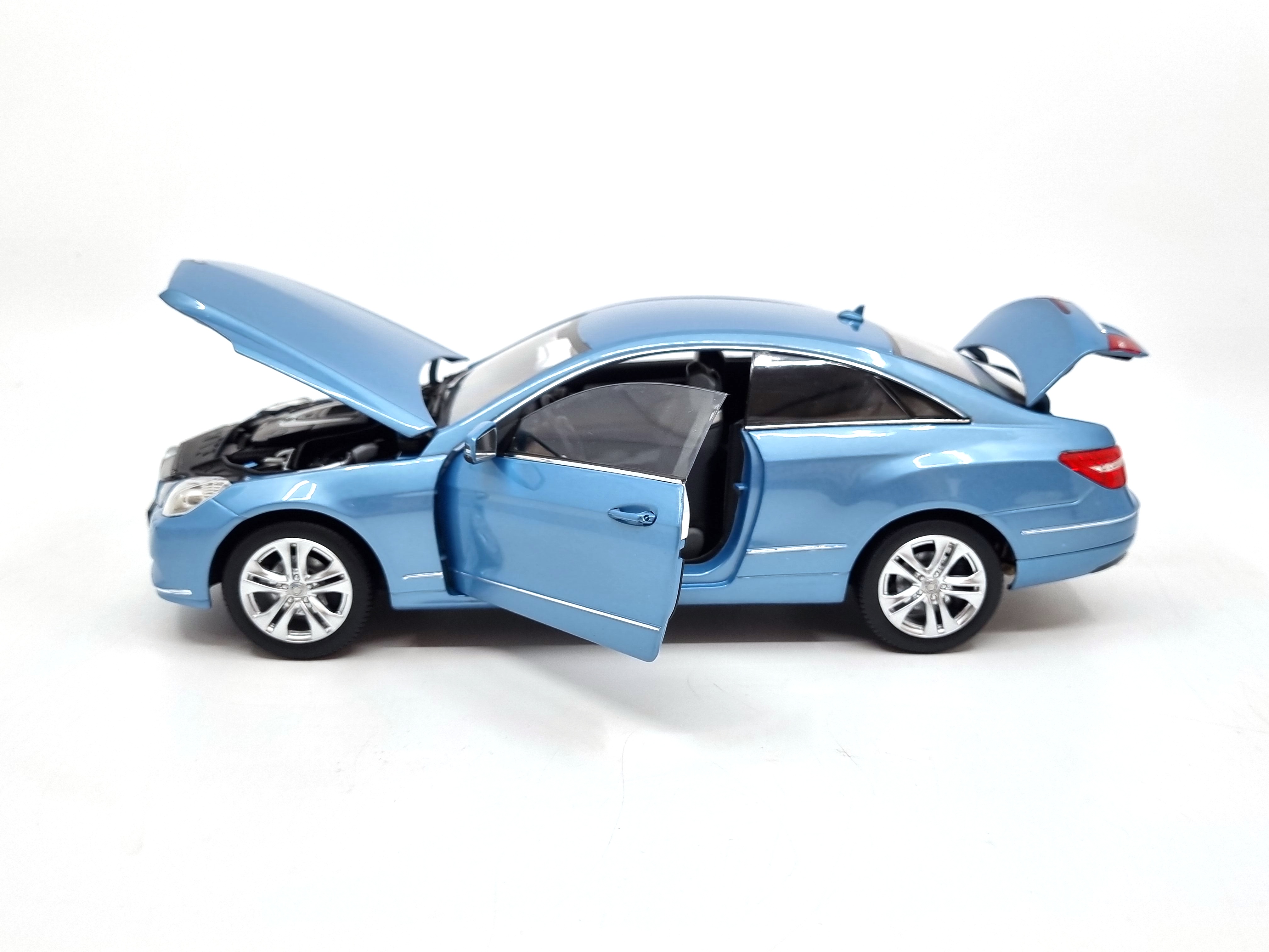 Mercedes-Benz E 500 Coupé 1:18 Norev