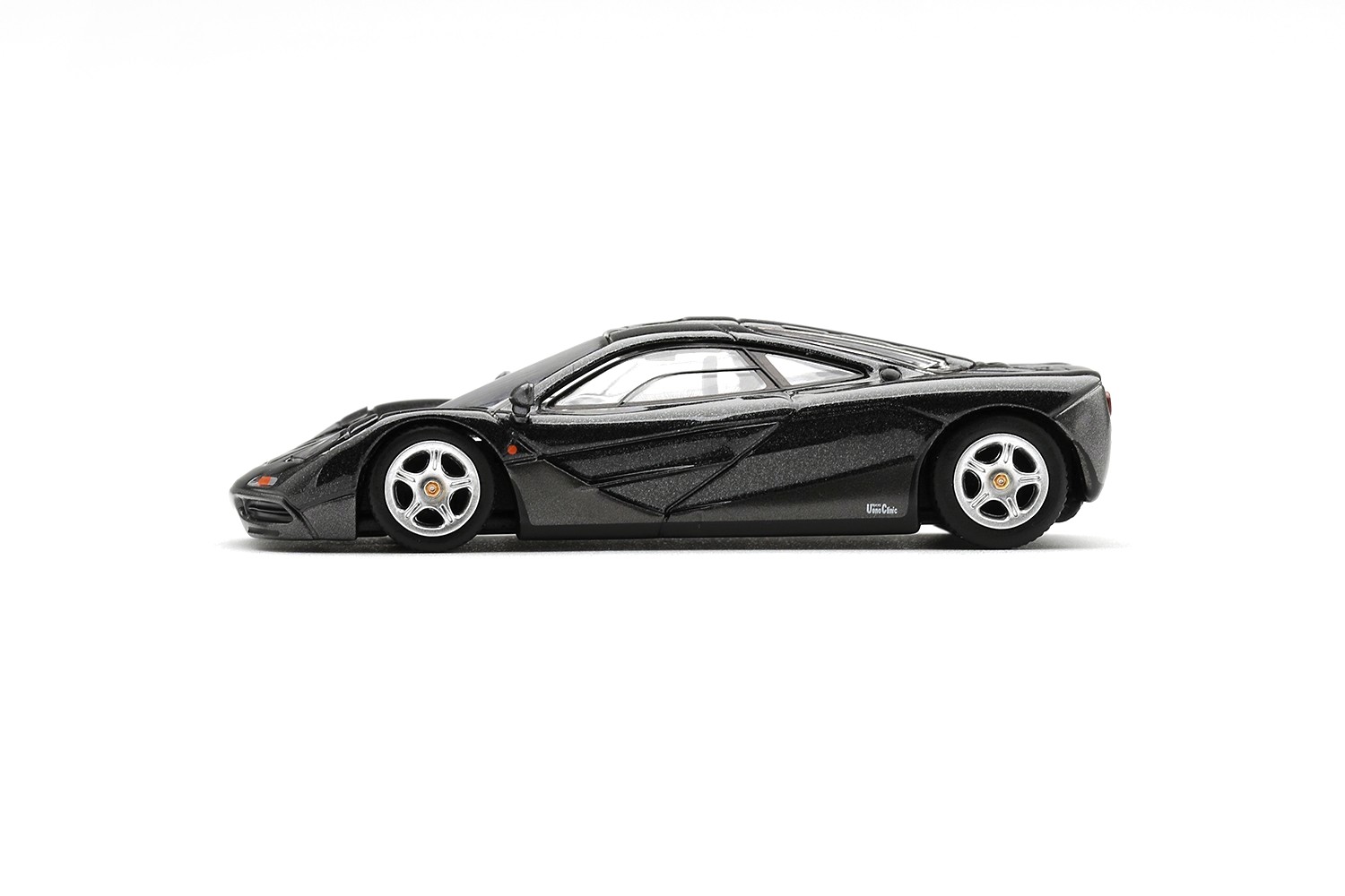 McLaren F1 1993 blue black metallic 1:64 Mini GT