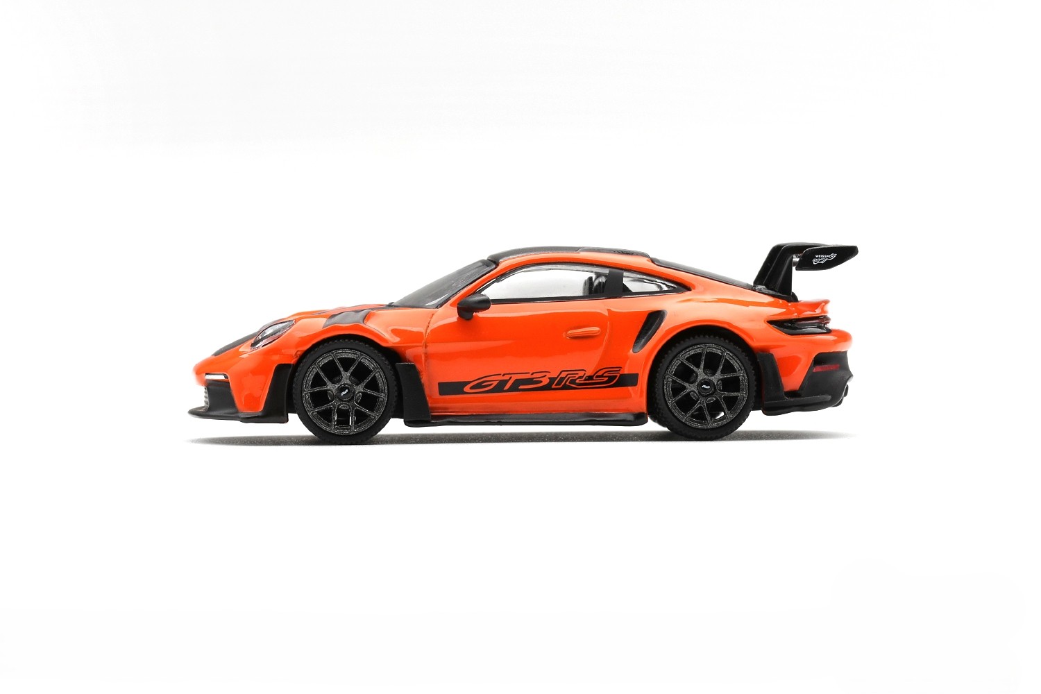 Porsche 911 (992) GT3 RS 2024 Weissach Package gulf orange 1:64 Mini GT